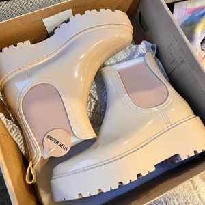 NWT Steve Madden Boots